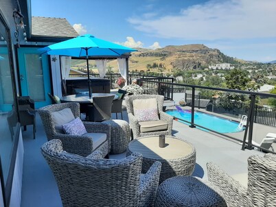 Relax at Reds Retreat on the main (upper) level