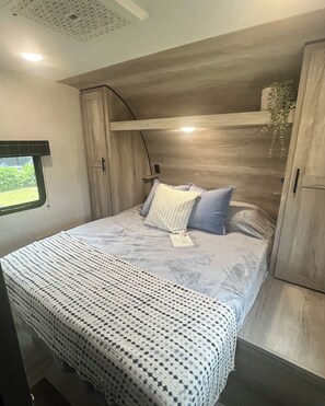 WiFi, bed sheets - Cozy 2-bedroom RV in beautiful Jobos with AC (Jobos)