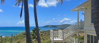 Spacious 6-bedroom villa with AC and large private pool