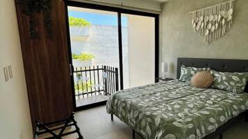 3 chambres, coffres-forts dans les chambres, fer et planche Ă repasser