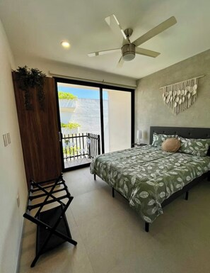 3 bedrooms, in-room safe, iron/ironing board, travel cot