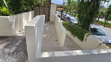 Enceinte de lâhĂ©bergement