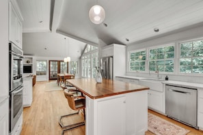 Fridge, microwave, oven, stovetop - Modern, Spacious Family Home / Walk to Dining & Retail / Near CHOA (Decatur)