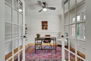 المنشأة من الداخل