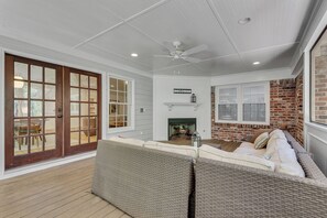 Smart-tv en een open haard