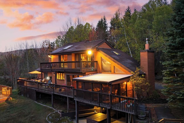 Chalet (4 Bedrooms) | Front of property