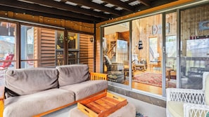 Chalet (4 Bedrooms) | Interior