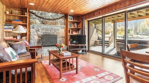 Chalet (4 Bedrooms) | Interior