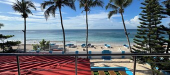 Beachfront 4 bedroom house in charming Guayacanes Juan Dolio with Jacuzzi and AC