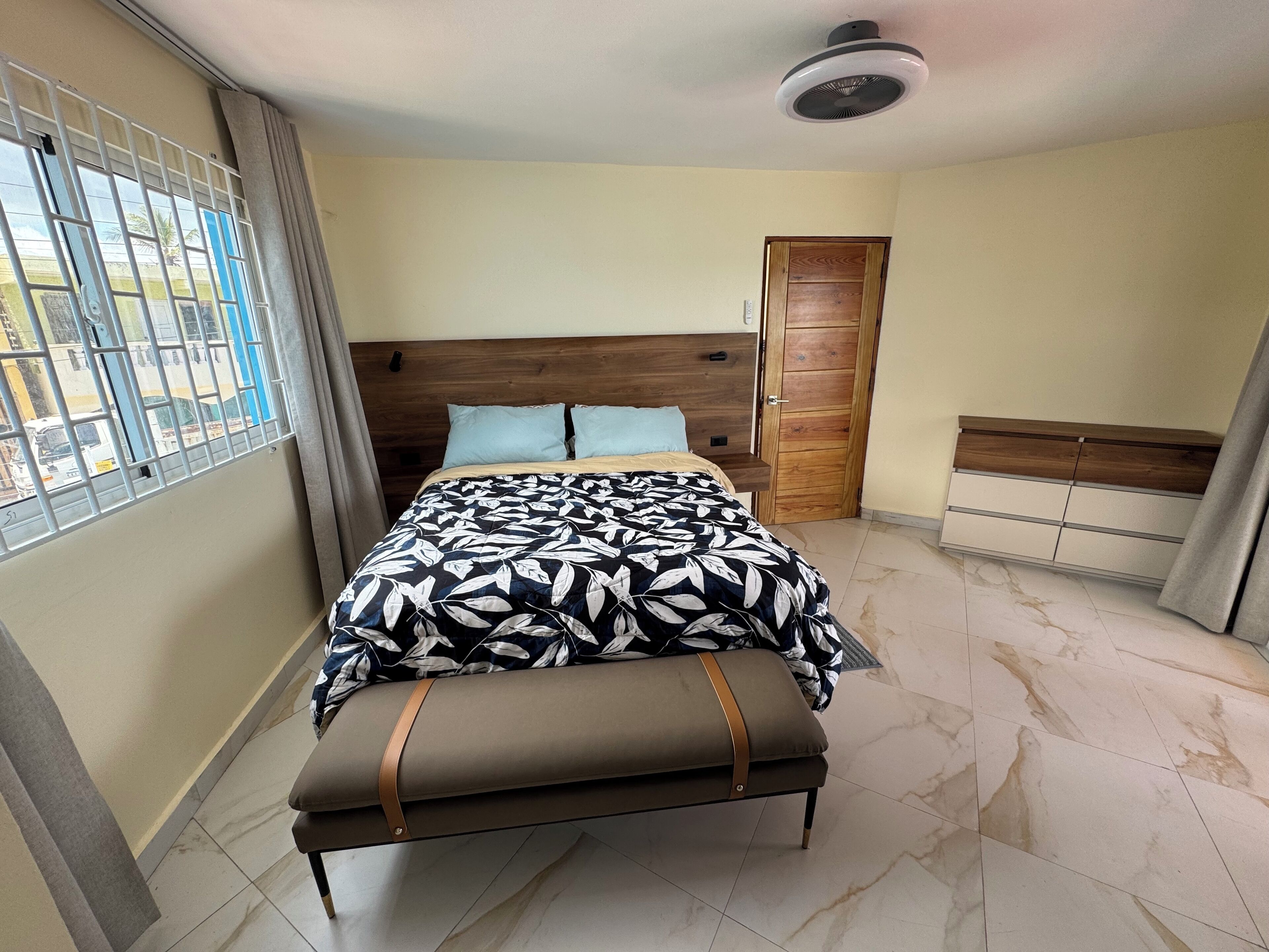 4 chambres, fer et planche à repasser, Wi-Fi, draps fournis