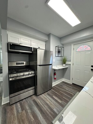 Microondas, horno y parrilla de estufa