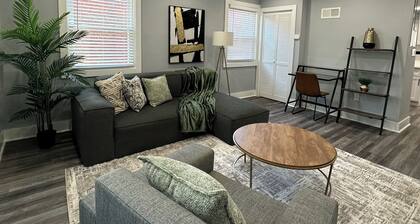 Luxury Duplex Apartment with AC in vibrant Washington