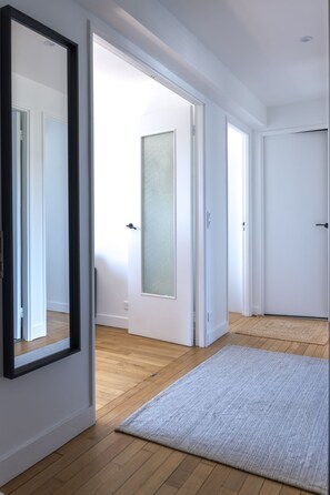 Interior - Beautiful Apartment with panoramic view on park (Paris)