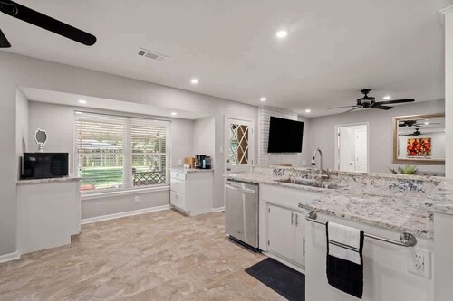 Ellsworth-Newly Remodeled 5BR