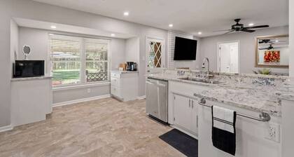 Ellsworth-Newly Remodeled 5BR