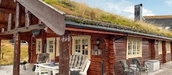 3 bedroom beautiful home in Straumgjerde