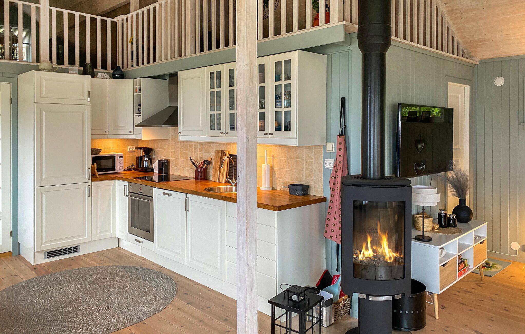 Jääkaappi, astianpesukone, kahvin-/teenkeitin