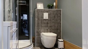 Shower - 2 bedroom cozy home in Straumgjerde (Straumgjerde)