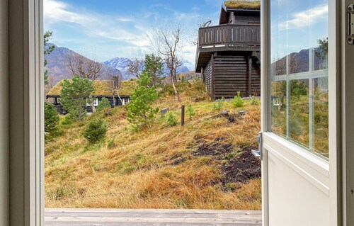 2 bedroom cozy home in Straumgjerde