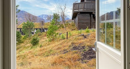 2 bedroom cozy home in Straumgjerde