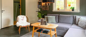 Accogliente casa con 2 camere da letto a Straumgjerde