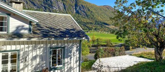 Beautiful home in Vistdal with WiFi