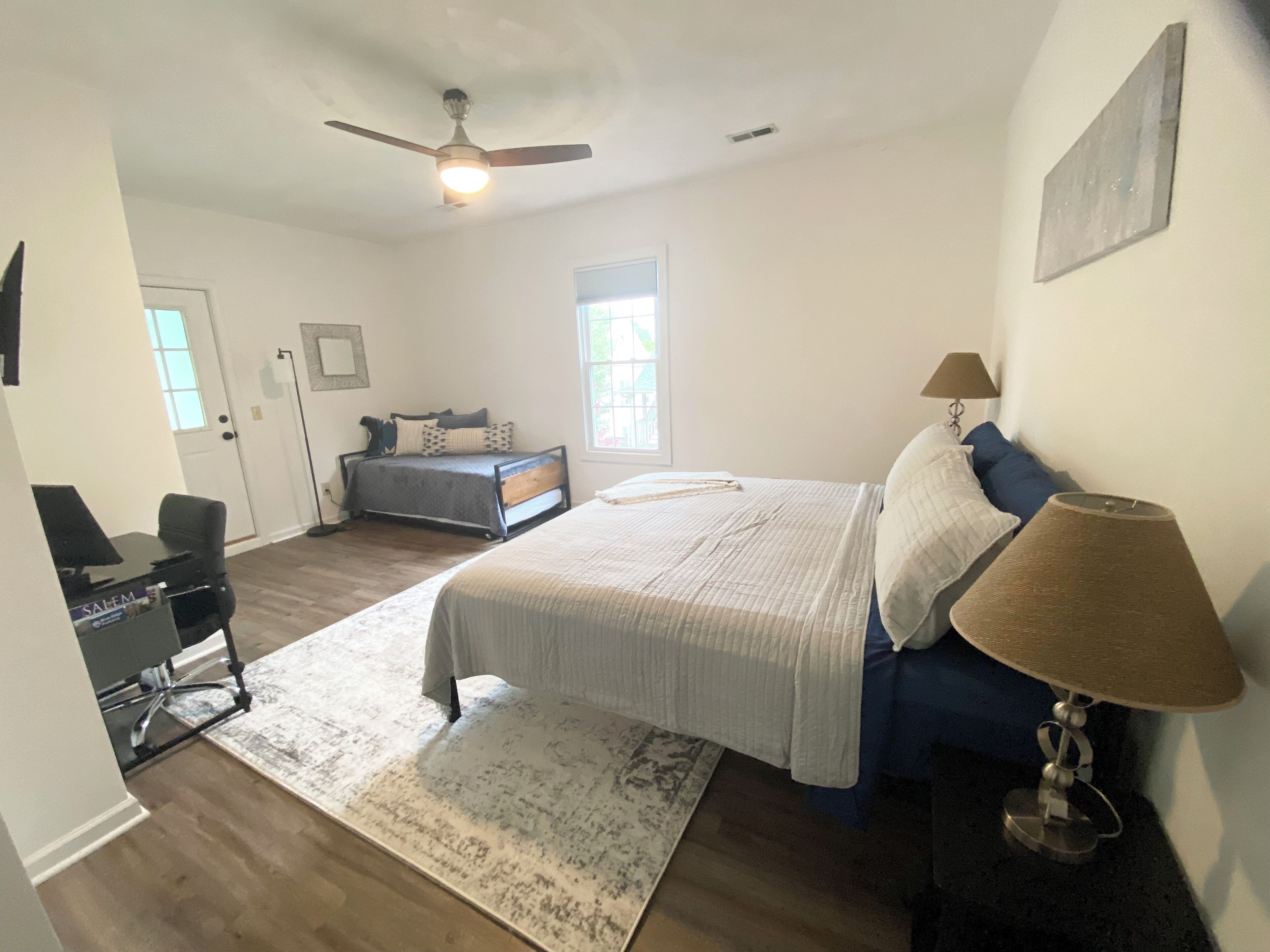 2 bedrooms, desk, iron/ironing board, travel crib