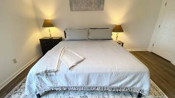 2 bedrooms, desk, iron/ironing board, travel crib