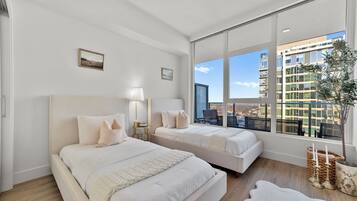 2 bedrooms, iron/ironing board, bed sheets