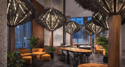 High-Rise Downtown Condo w/ Water, Petco Park & Coronado Bridge Views