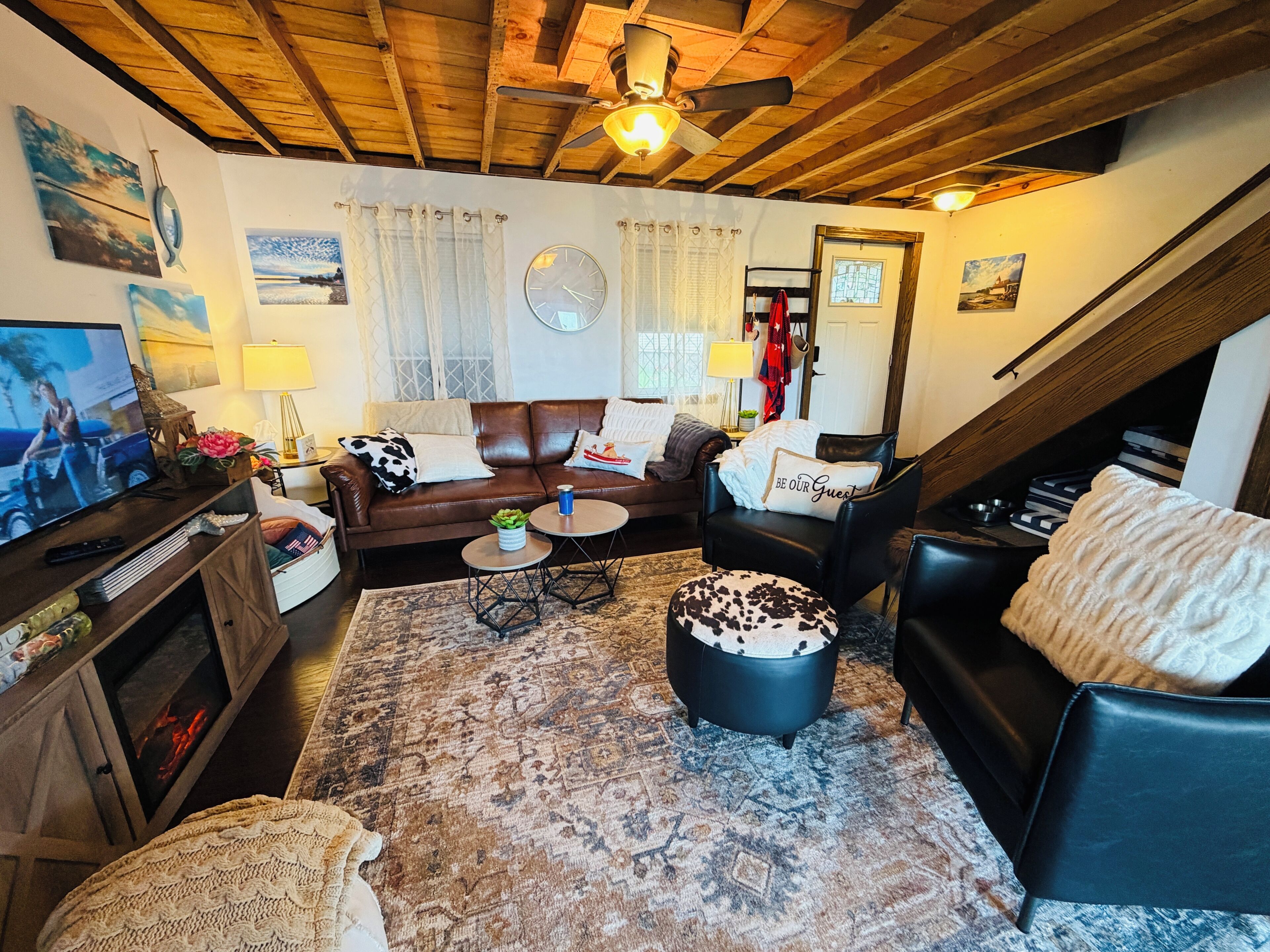 Smart TV, fireplace