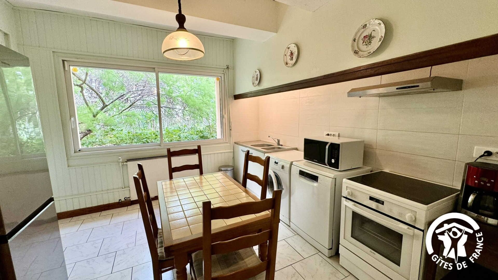 Micro-ondes, four, lave-vaisselle