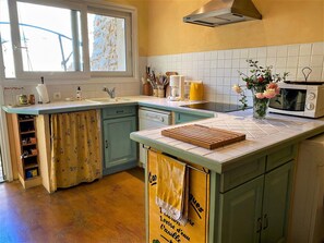 Réfrigérateur, micro-ondes, four, lave-vaisselle