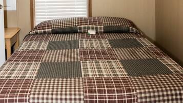 WiFi, bed sheets, wheelchair access