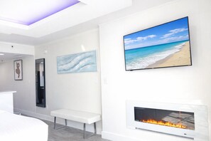 Iron/ironing board, free WiFi, bed sheets - Modern Oceanfront Couple Retreat, SeaWatch 1703 NT (Myrtle Beach)