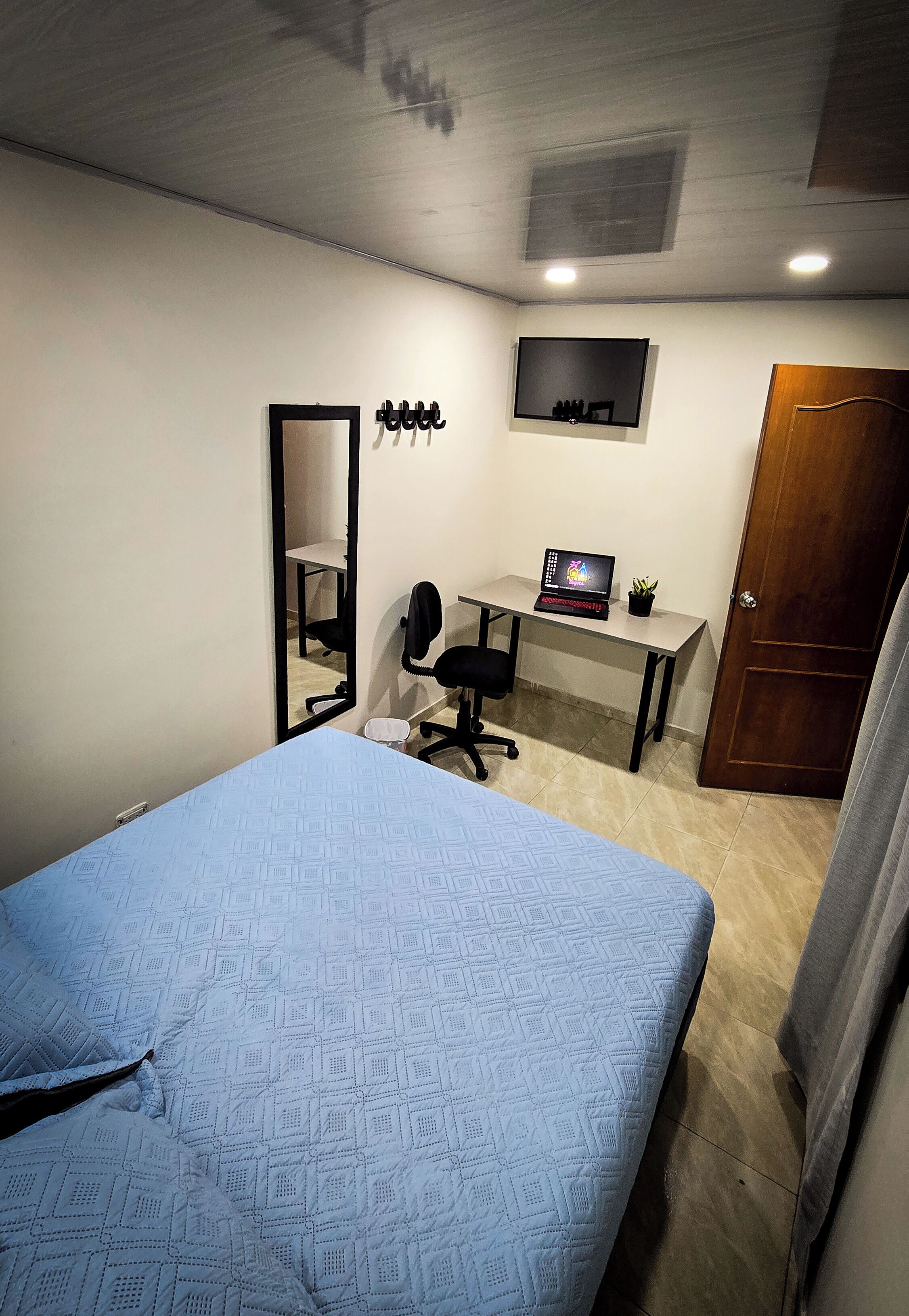 1 間睡房、熨斗/熨衫板、Wi-Fi