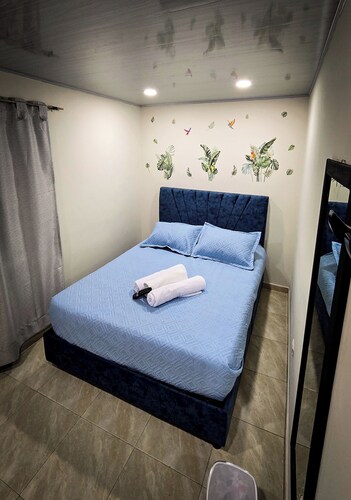Habitación acogedora con cama doble Bogota — cerca del aeropuerto