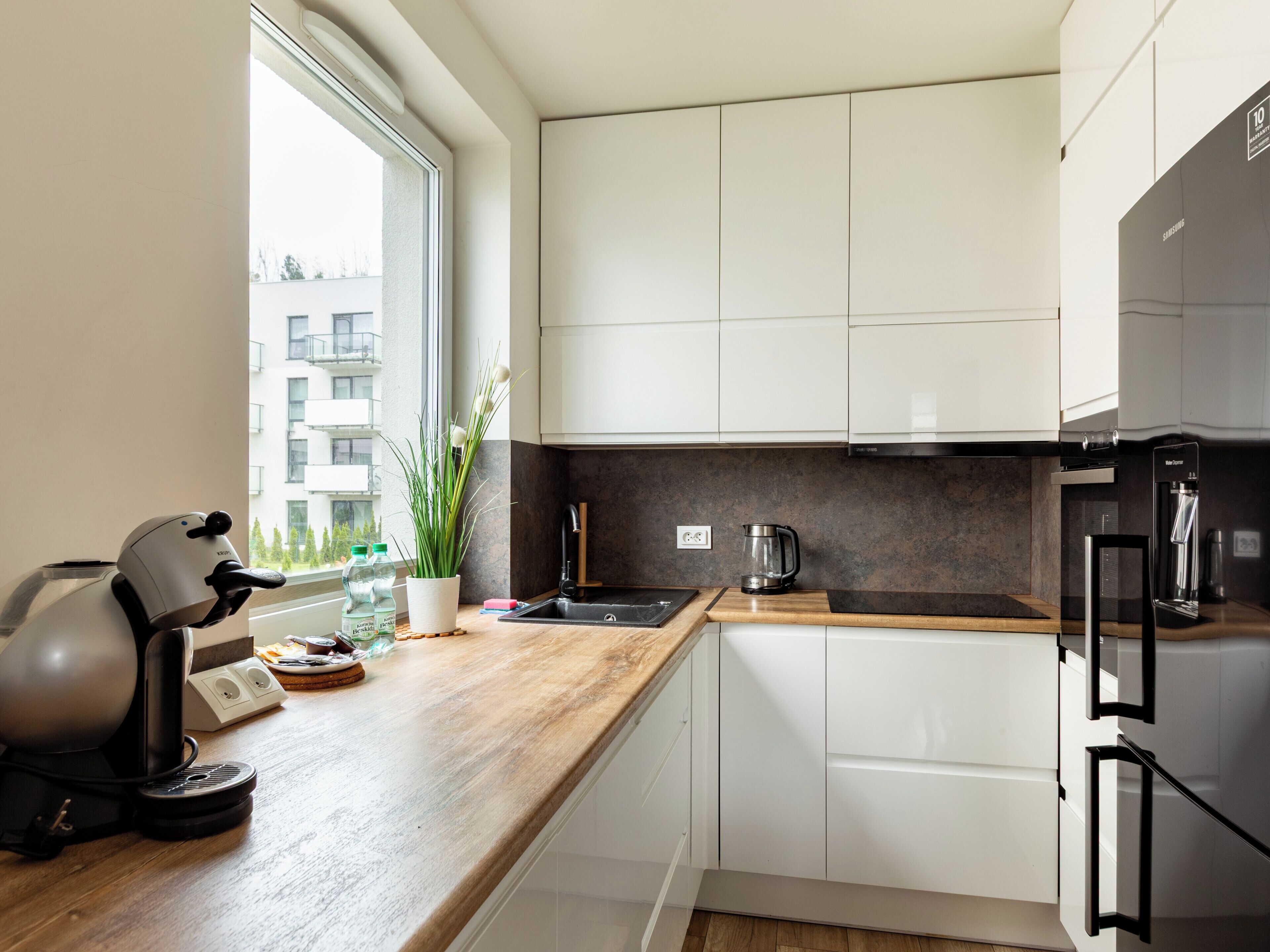 雪櫃、微波爐、焗爐、爐具