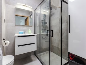 Doccia, asciugacapelli, asciugamani