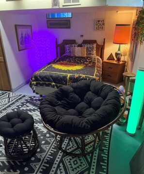 1 bedroom, WiFi, bed sheets