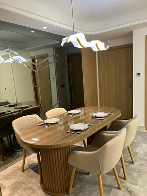 Dining - MODERN APARTMENT HILTON CITY CENTER (طنجة)