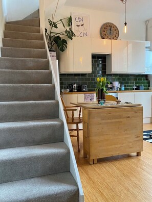 Interior - Artists' London Loft: 2 Bed, 25min from Central London (London)
