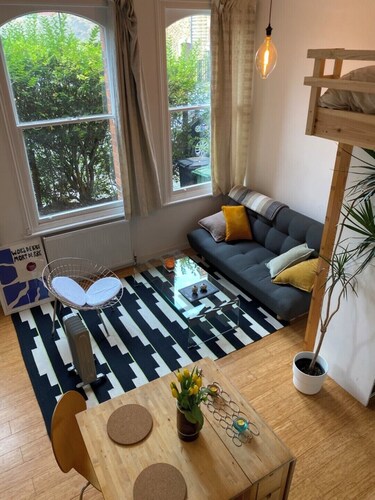 Artists' London Loft: 2 Bed, 25min from Central London