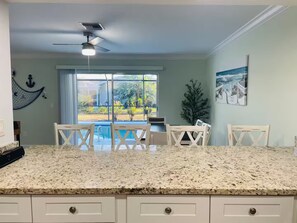 Dining - 3-bedroom house in enchanting Cape Coral with AC! (Cape Coral)