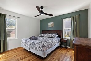 6 bedrooms, iron/ironing board, travel cot, free WiFi