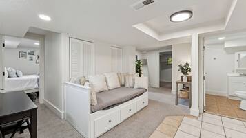 6 bedrooms, iron/ironing board, travel cot, free WiFi