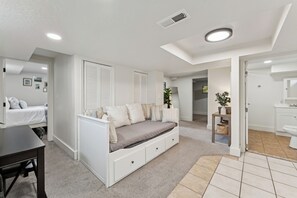 6 bedrooms, iron/ironing board, travel cot, free WiFi