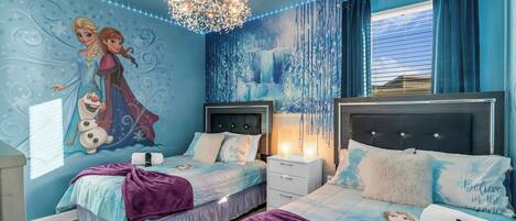 6 soverom, strykejern/-brett, wi-fi (inkludert) og sengetøy