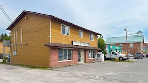Apartment (3 Bedrooms) | Interior - Charming Pet-friendly Summer Stay w/ Parking (Kawartha Lakes)