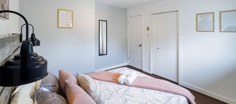 Spacious 3BR Winter Getaway w/ Parkingbobcaygeon